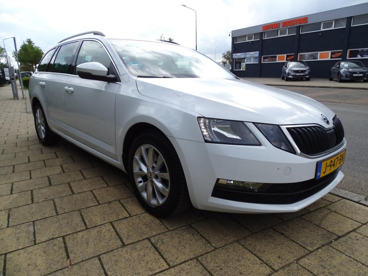 Skoda OCTAVIA 1.0 TSI BNS EDITION-Clima-Media app-Blth-Trkh-Cruise-Verw stl