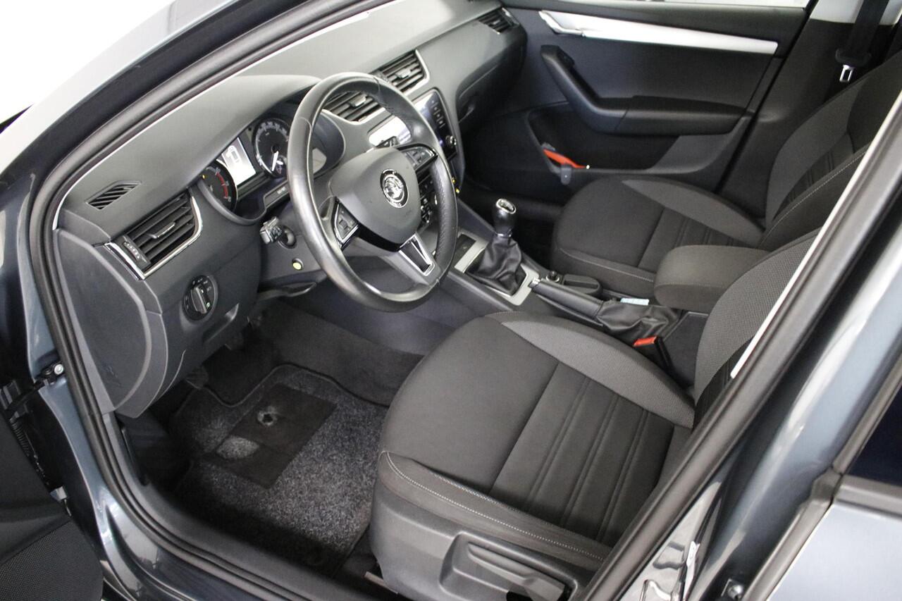 Skoda OCTAVIA Combi 1.0 TSI Greentech Business Edition Clima | Carplay | Bluetooth | Navi | Cruise.