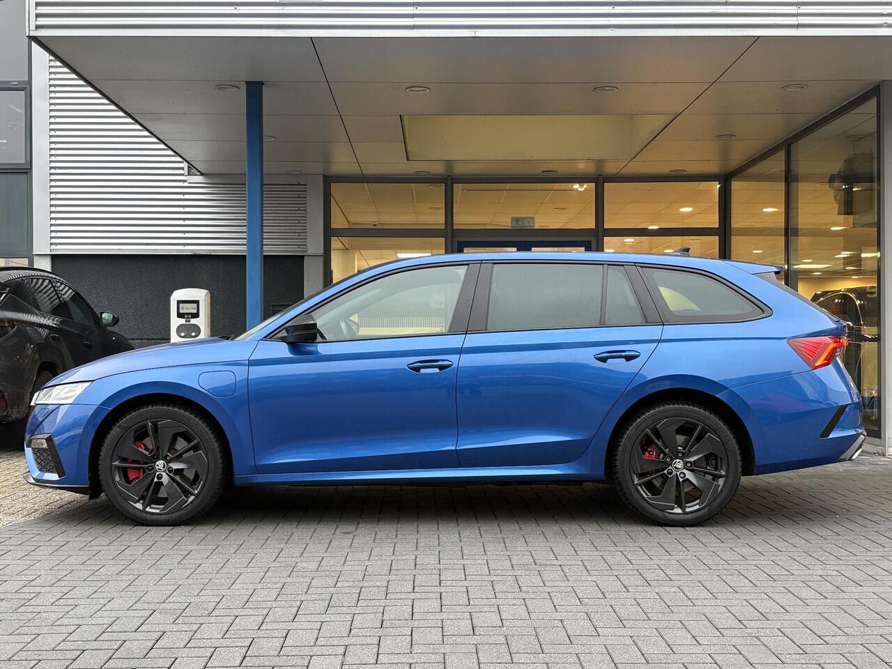 Skoda OCTAVIA Combi 1.4 TSI RS iV PHEV Business | 245pk | Stoel- & Stuurverwarming | Achteruitrijcamera