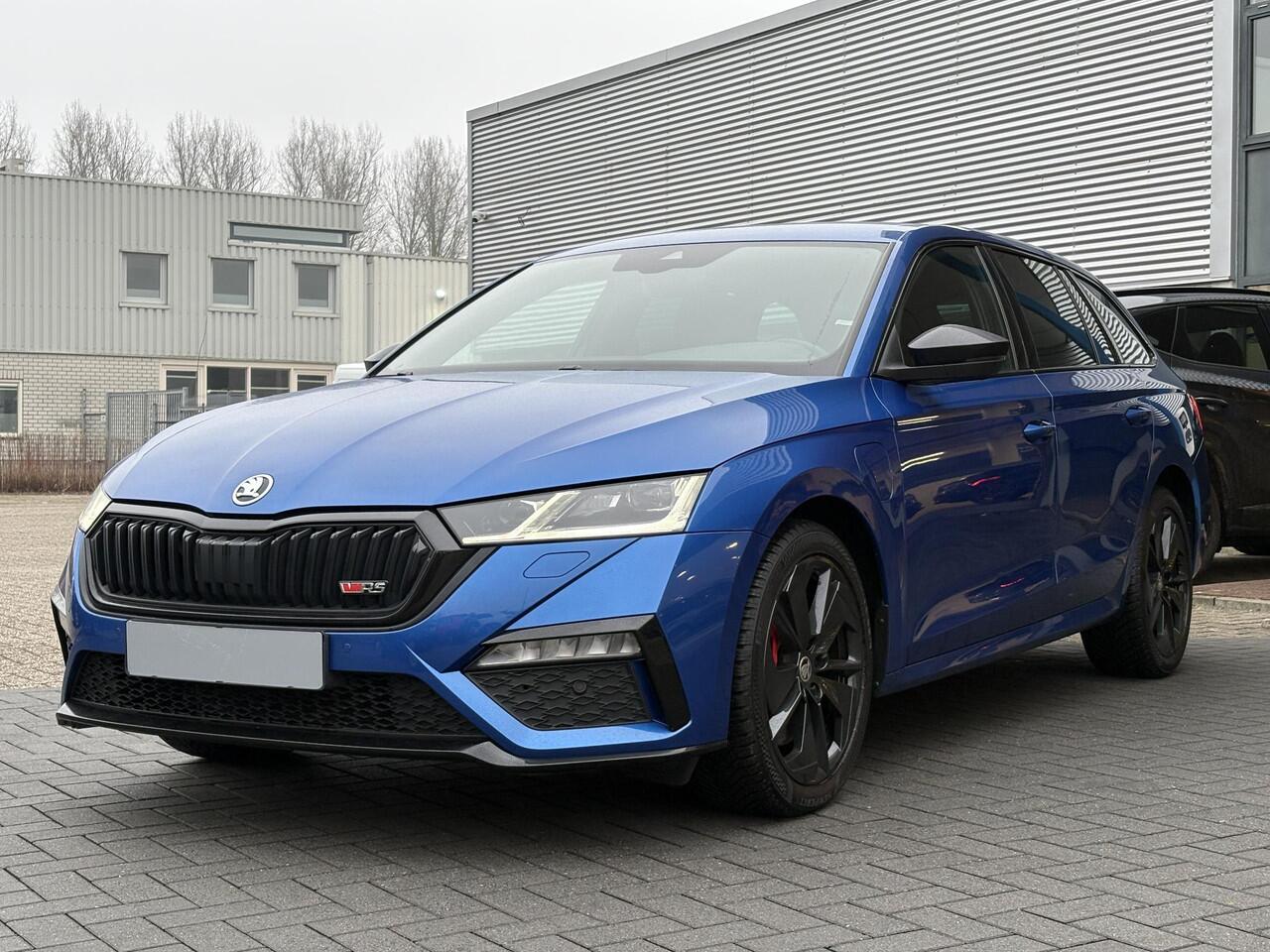 Skoda OCTAVIA Combi 1.4 TSI RS iV PHEV Business | 245pk | Stoel- & Stuurverwarming | Achteruitrijcamera