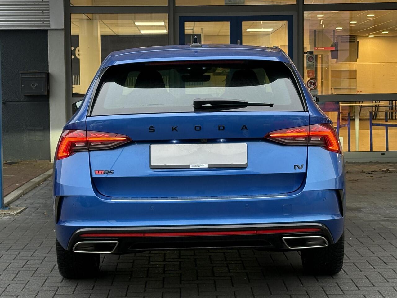 Skoda OCTAVIA Combi 1.4 TSI RS iV PHEV Business | 245pk | Stoel- & Stuurverwarming | Achteruitrijcamera