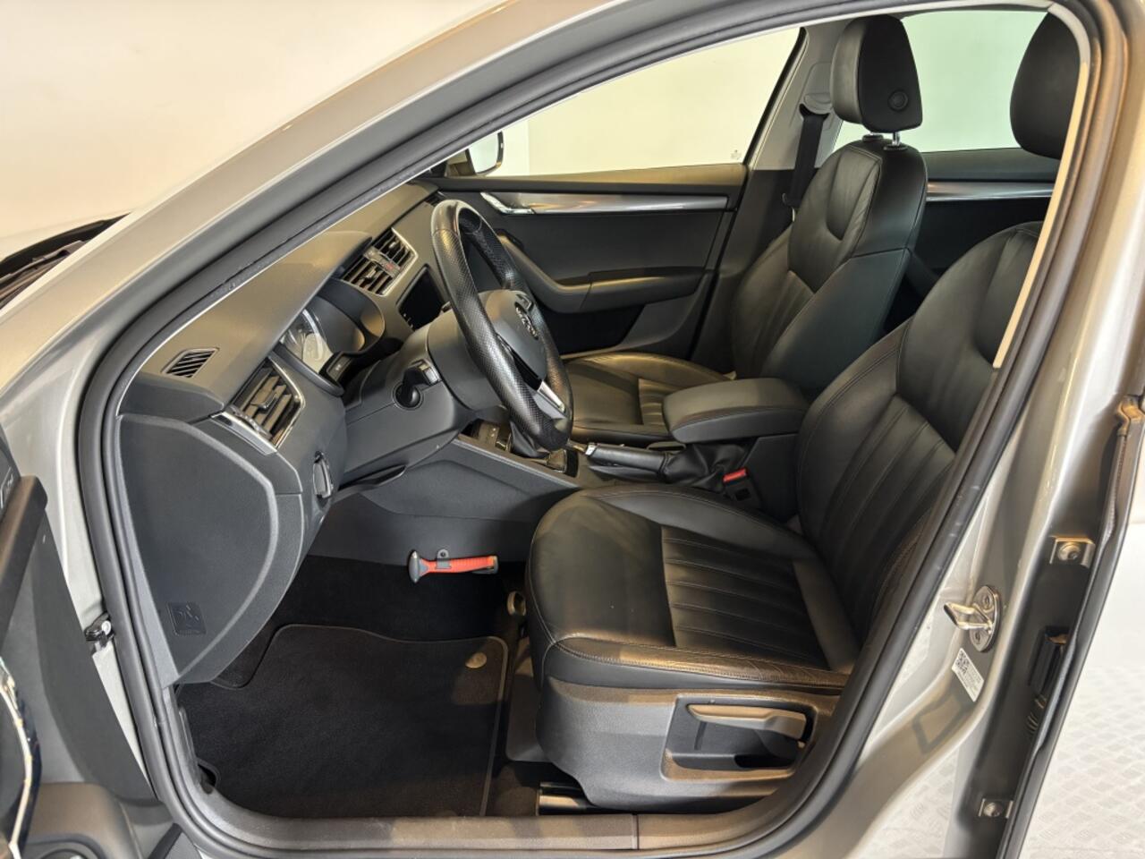 Skoda OCTAVIA 1.0 TSi Grt. Style Business, Lederen bekleding, Trekhaak