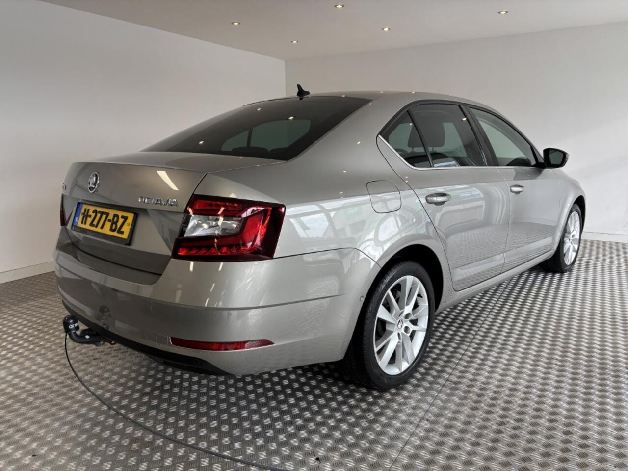 Skoda OCTAVIA 1.0 TSi Grt. Style Business, Lederen bekleding, Trekhaak