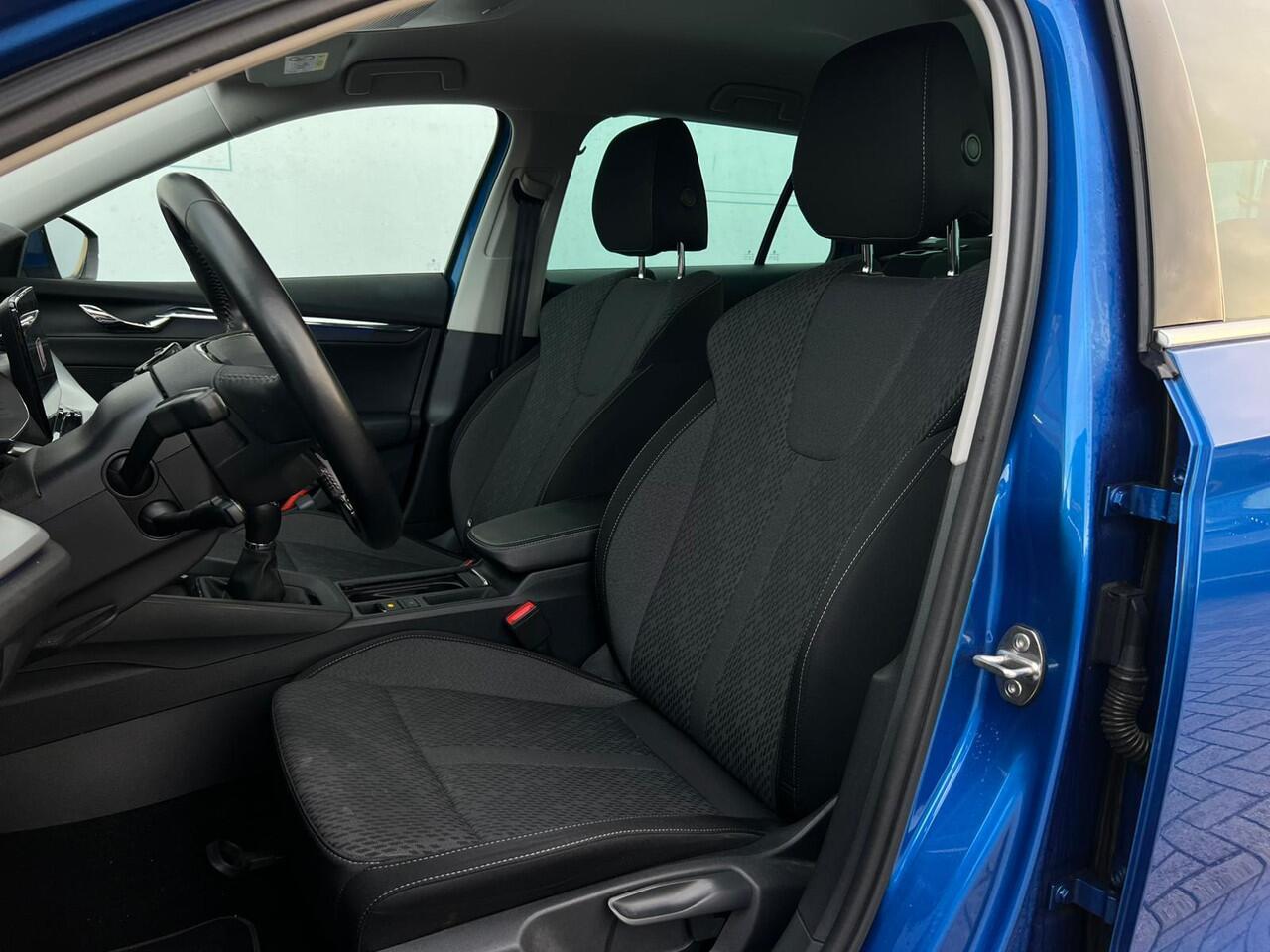 Skoda OCTAVIA Combi 1.5 TSI First Edition NL AUTO | STOELVERW | SFEEVRLICHTING |