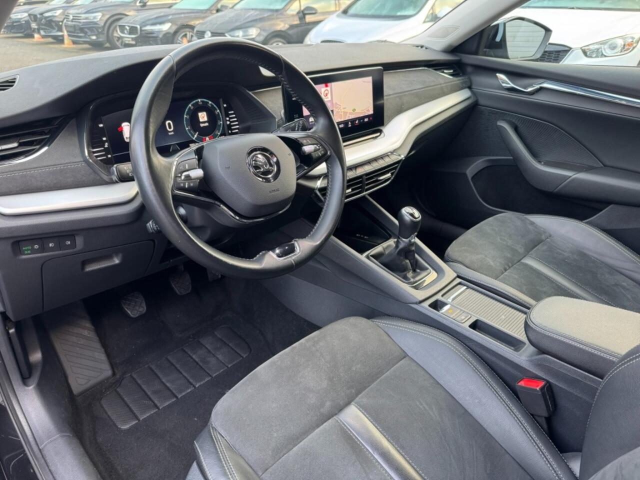 Skoda OCTAVIA Combi 1.5TSI First Edition Virtual Full-Led Camera ACC Navi