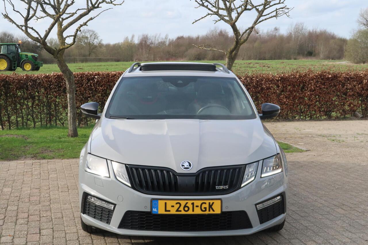 Skoda OCTAVIA Combi 2.0 TSI RS 245 Business VRS PANO-DAK/TREKHAAK/CAMERA/STOELVER/