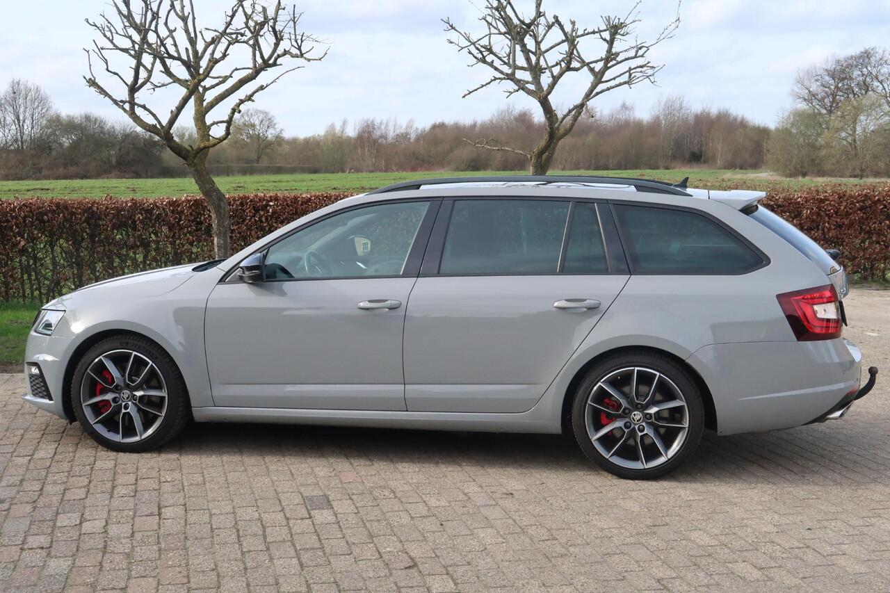 Skoda OCTAVIA Combi 2.0 TSI RS 245 Business VRS PANO-DAK/TREKHAAK/CAMERA/STOELVER/