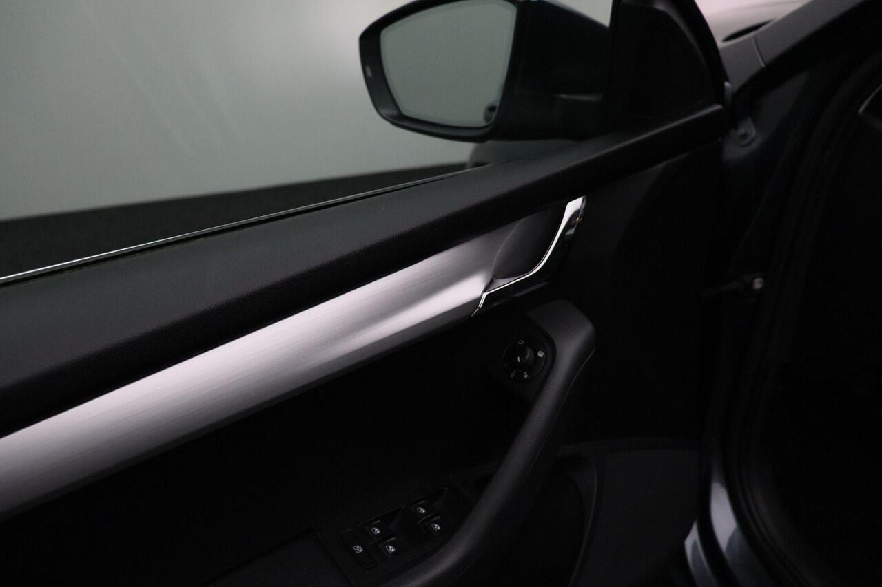 Skoda OCTAVIA Combi 1.0 TSI Greentech Business Edition 2020 | Airco | Navigatie | Cruise Control | Stoelverwarming | Parkeersensoren | Stuurwiel Multifunctioneel | Onderhoudshistorie | Boekjes | Nationale Autopas