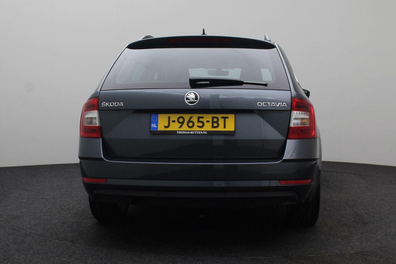 Skoda OCTAVIA Combi 1.0 TSI Greentech Business Edition 2020 | Airco | Navigatie | Cruise Control | Stoelverwarming | Parkeersensoren | Stuurwiel Multifunctioneel | Onderhoudshistorie | Boekjes | Nationale Autopas