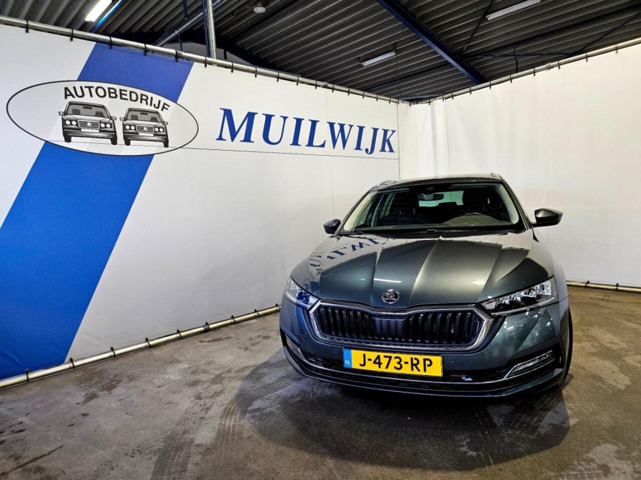 Skoda OCTAVIA Combi 1.0 TSI Business Edition Plus / Camera / Navi / NL Auto