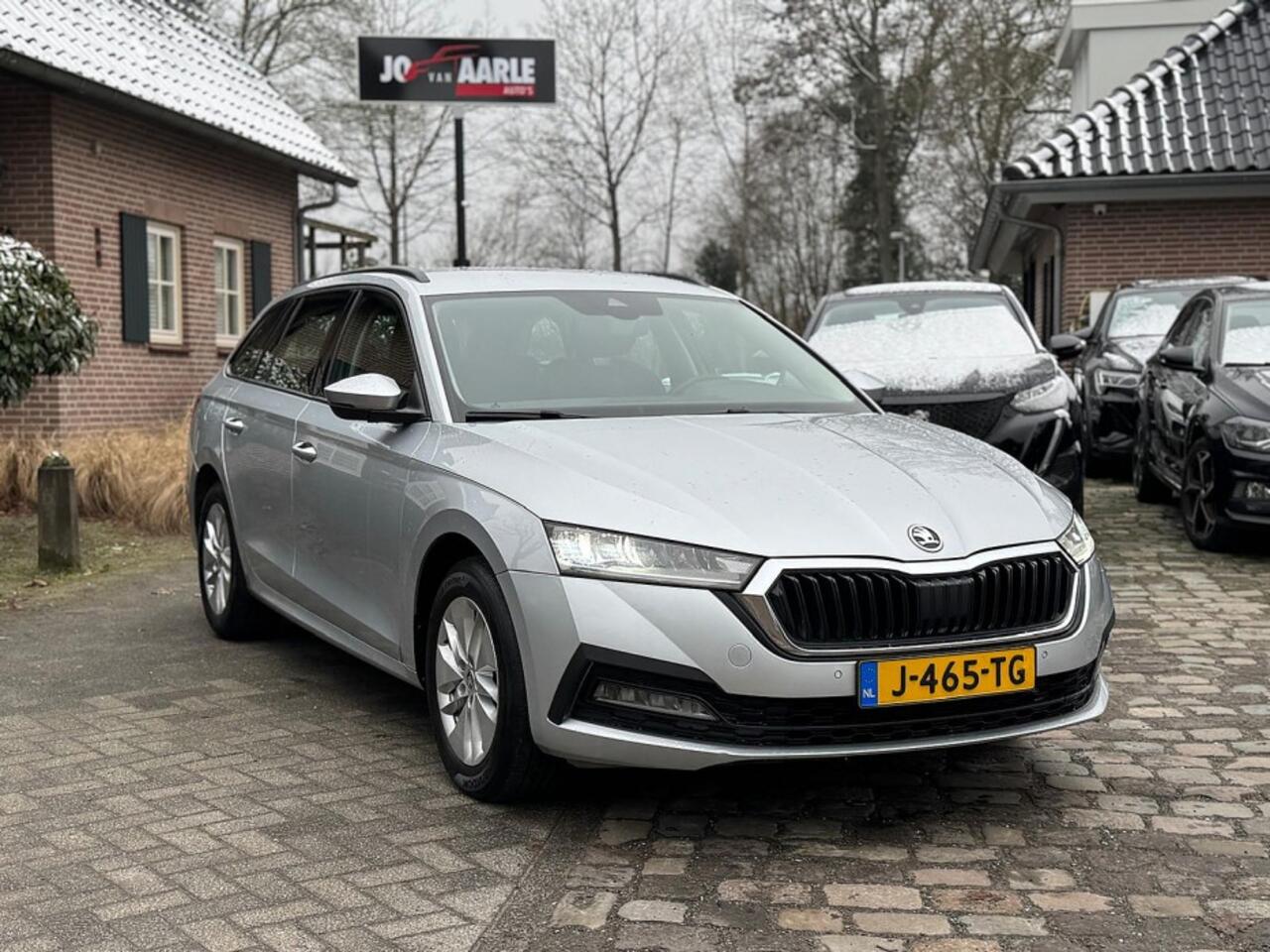 Skoda OCTAVIA Combi 1.0 TSI 110pk Bns Ed ecc,navi,lmv,pdc,trekhaak