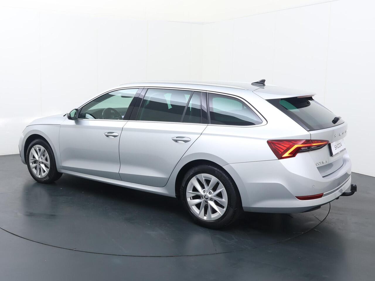Skoda OCTAVIA Combi 1.0 TSI Business Edition | 110 PK | Cruise control | Climate control | LED verlichting | Apple Carplay/Android Auto |