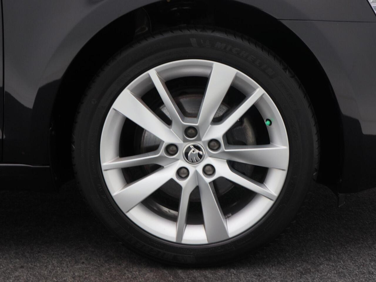 Skoda OCTAVIA Combi 1.0 TSi 115 Pk Business Edition Plus | Camera | Stoel verwarming | Full LED | Navigatie | Cruise Control | Climatronic | 17 Inch | 142.689 Km !!