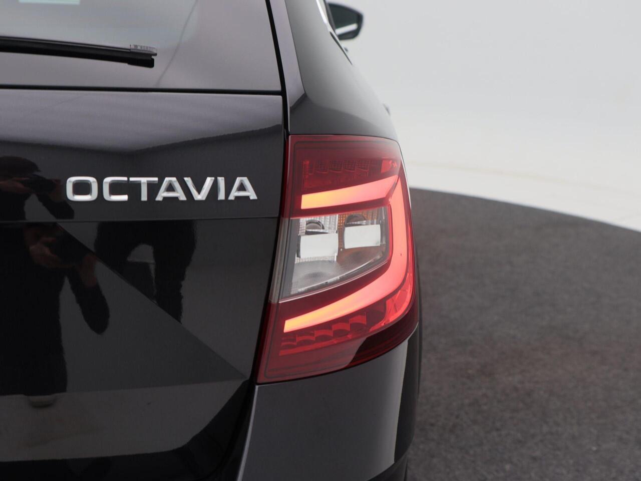 Skoda OCTAVIA Combi 1.0 TSi 115 Pk Business Edition Plus | Camera | Stoel verwarming | Full LED | Navigatie | Cruise Control | Climatronic | 17 Inch | 142.689 Km !!