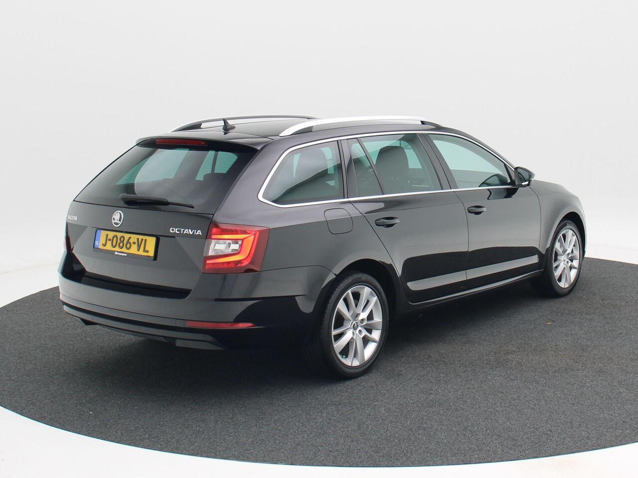 Skoda OCTAVIA Combi 1.0 TSi 115 Pk Business Edition Plus | Camera | Stoel verwarming | Full LED | Navigatie | Cruise Control | Climatronic | 17 Inch | 142.689 Km !!