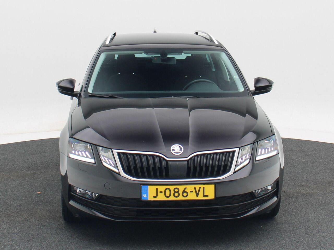 Skoda OCTAVIA Combi 1.0 TSi 115 Pk Business Edition Plus | Camera | Stoel verwarming | Full LED | Navigatie | Cruise Control | Climatronic | 17 Inch | 142.689 Km !!