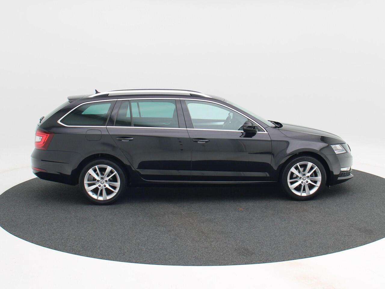 Skoda OCTAVIA Combi 1.0 TSi 115 Pk Business Edition Plus | Camera | Stoel verwarming | Full LED | Navigatie | Cruise Control | Climatronic | 17 Inch | 142.689 Km !!