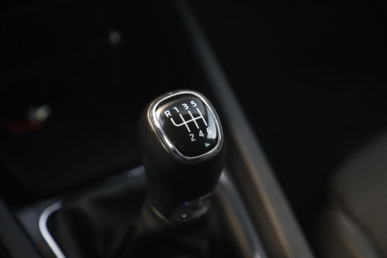 Skoda OCTAVIA Combi 1.0 TSI Business Edition Virtual Navigatie Carplay Android Clima Cruise Sfeerverlichting LED Lane Assist 16 inch LMV