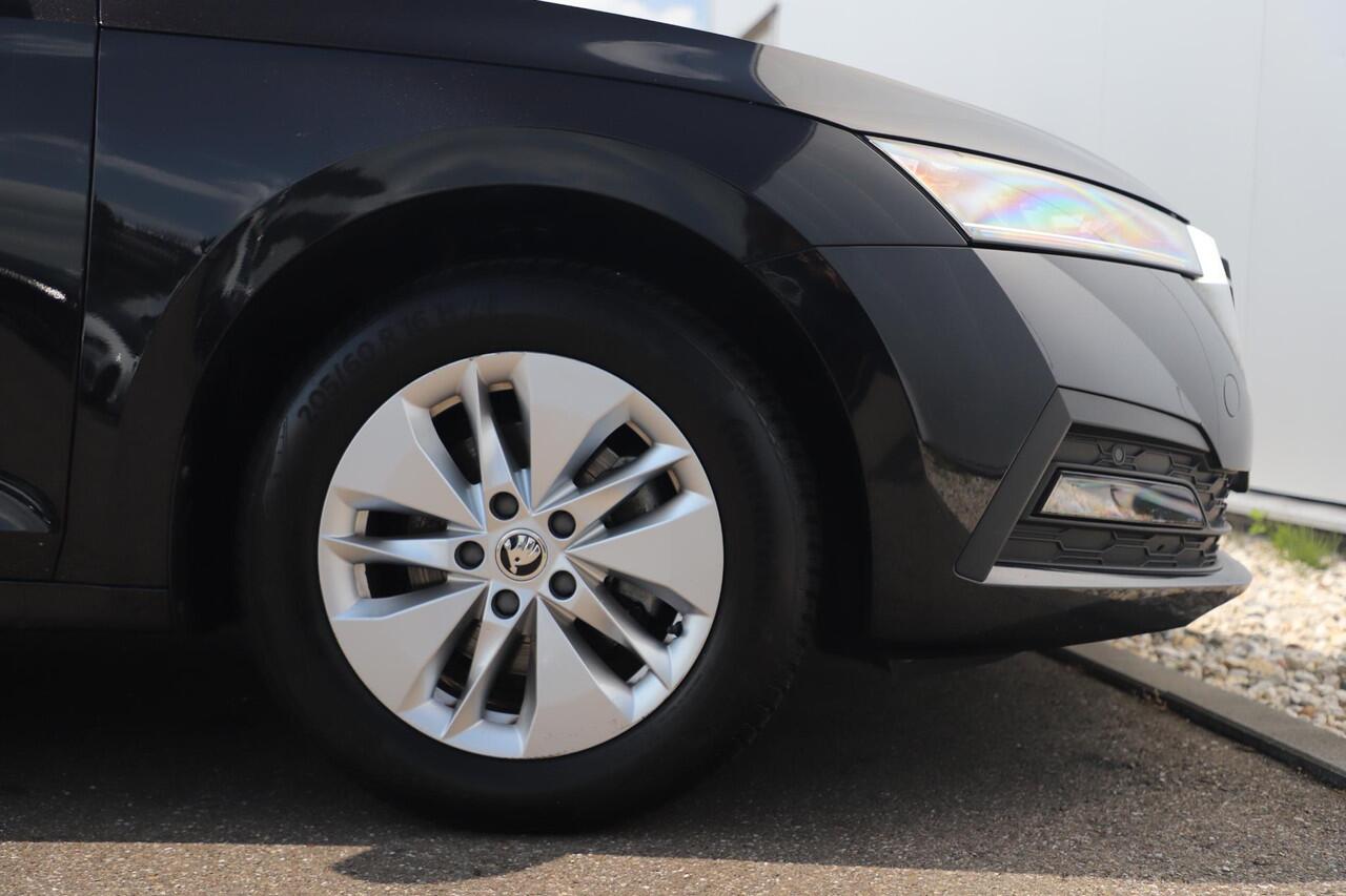 Skoda OCTAVIA Combi 1.0 TSI Business Edition Virtual Navigatie Carplay Android Clima Cruise Sfeerverlichting LED Lane Assist 16 inch LMV