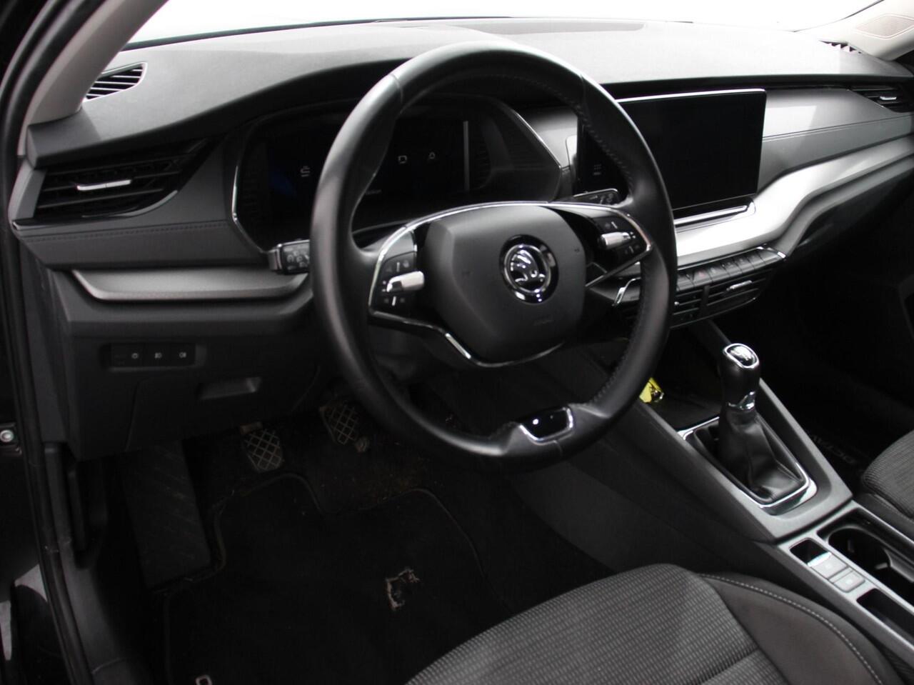 Skoda OCTAVIA Combi 1.0 TSI 110pk Business Edition | Navigatie | Apple Carplay/Android Auto | Climate Control | Lichtmetalen Velgen |