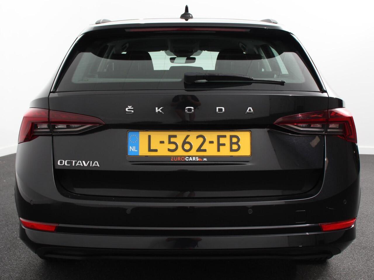 Skoda OCTAVIA Combi 1.0 TSI 110pk Business Edition | Navigatie | Apple Carplay/Android Auto | Climate Control | Lichtmetalen Velgen |