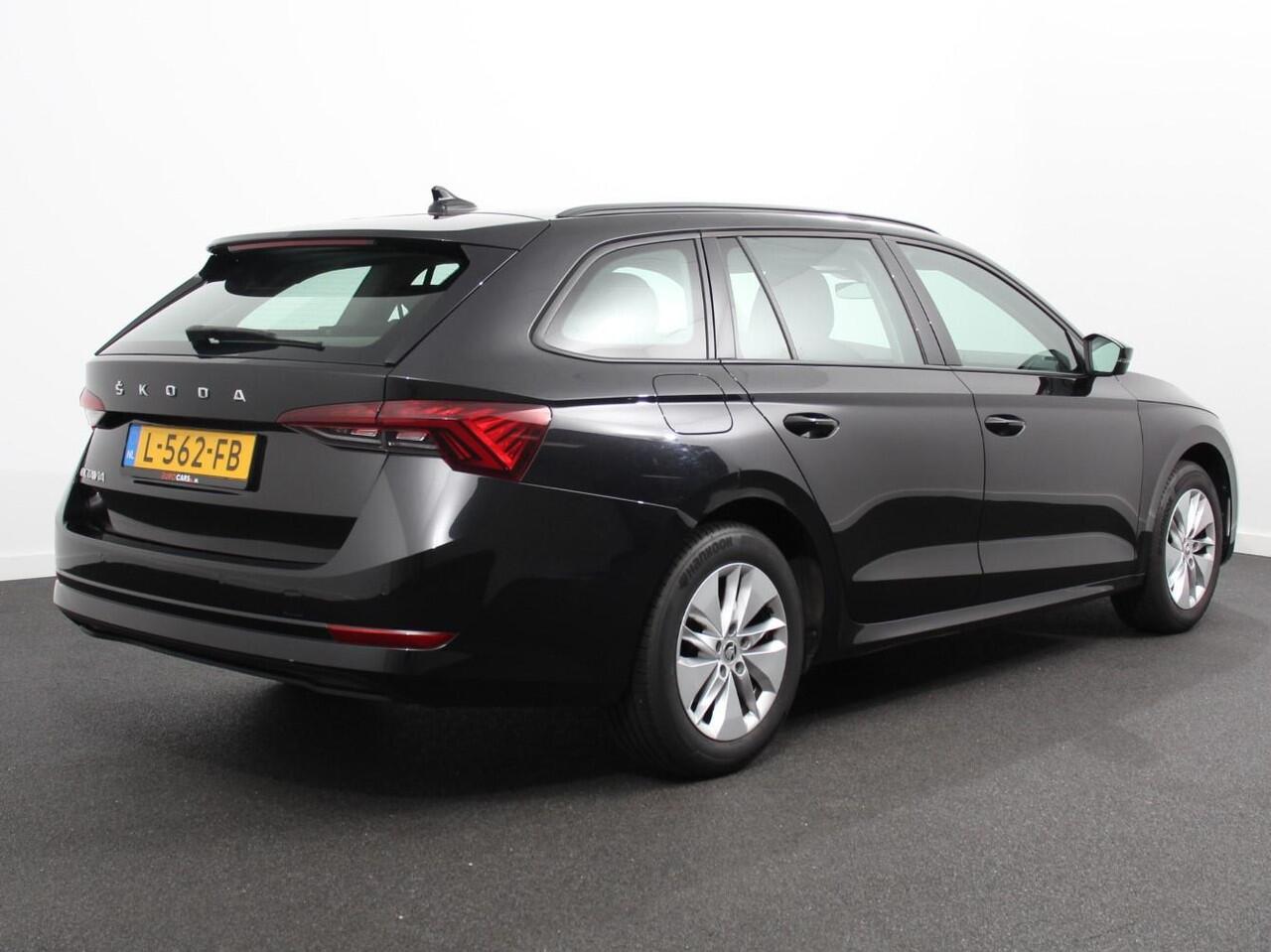 Skoda OCTAVIA Combi 1.0 TSI 110pk Business Edition | Navigatie | Apple Carplay/Android Auto | Climate Control | Lichtmetalen Velgen |