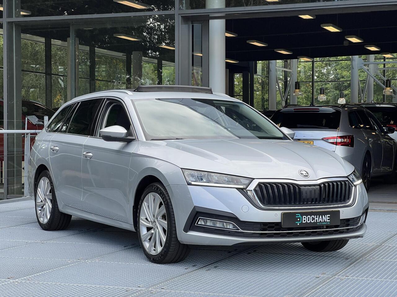 Skoda OCTAVIA Combi 1.0 e-TSI Business Edition Automaat 110PK | Panoramadak | Trekhaak | Adaptieve Cruise Control