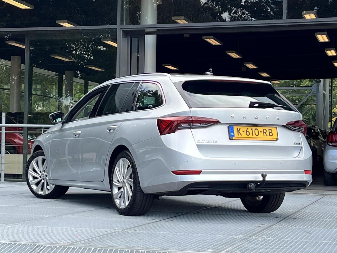 Skoda OCTAVIA Combi 1.0 e-TSI Business Edition Automaat 110PK | Panoramadak | Trekhaak | Adaptieve Cruise Control