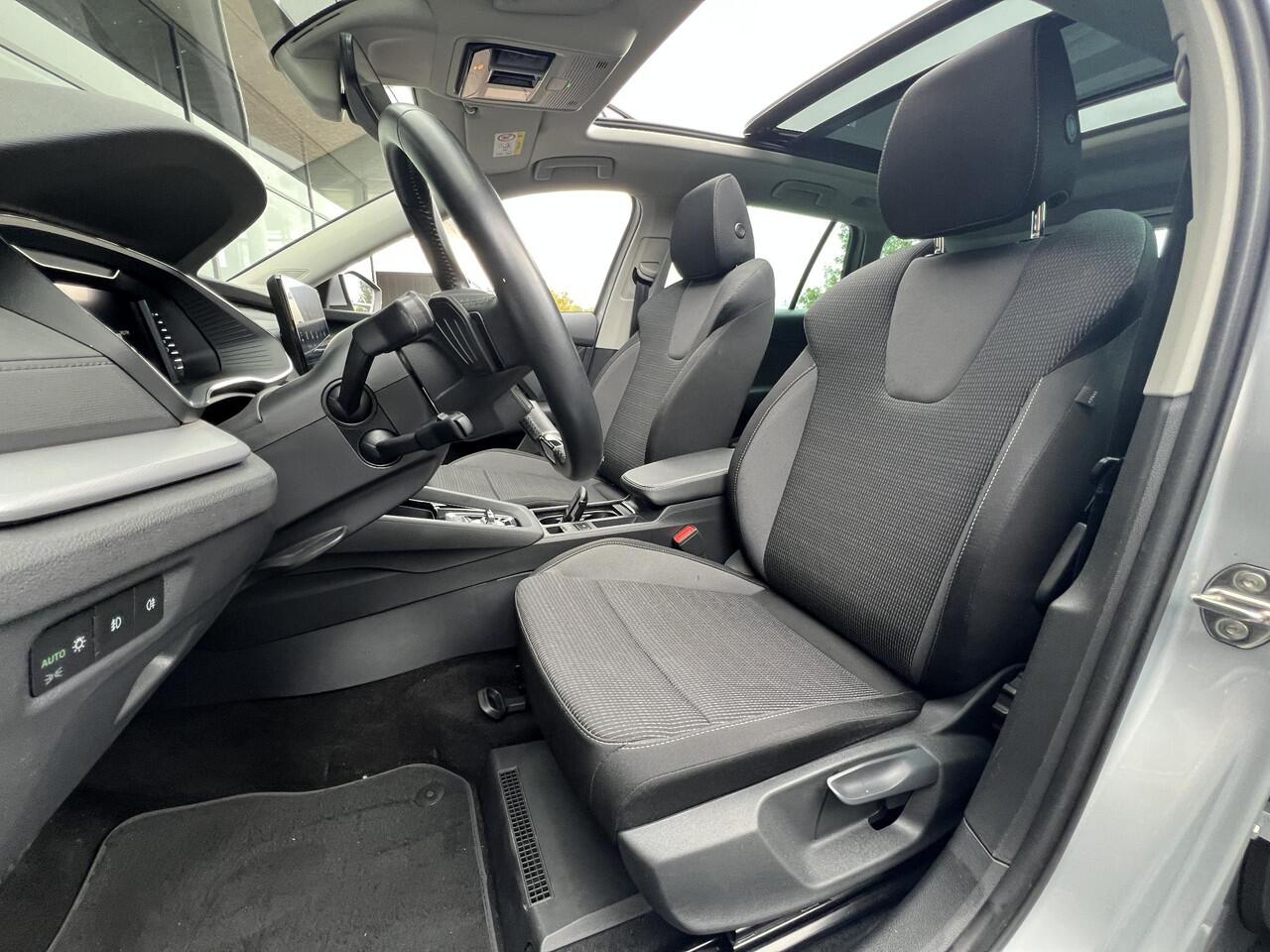 Skoda OCTAVIA Combi 1.0 e-TSI Business Edition Automaat 110PK | Panoramadak | Trekhaak | Adaptieve Cruise Control