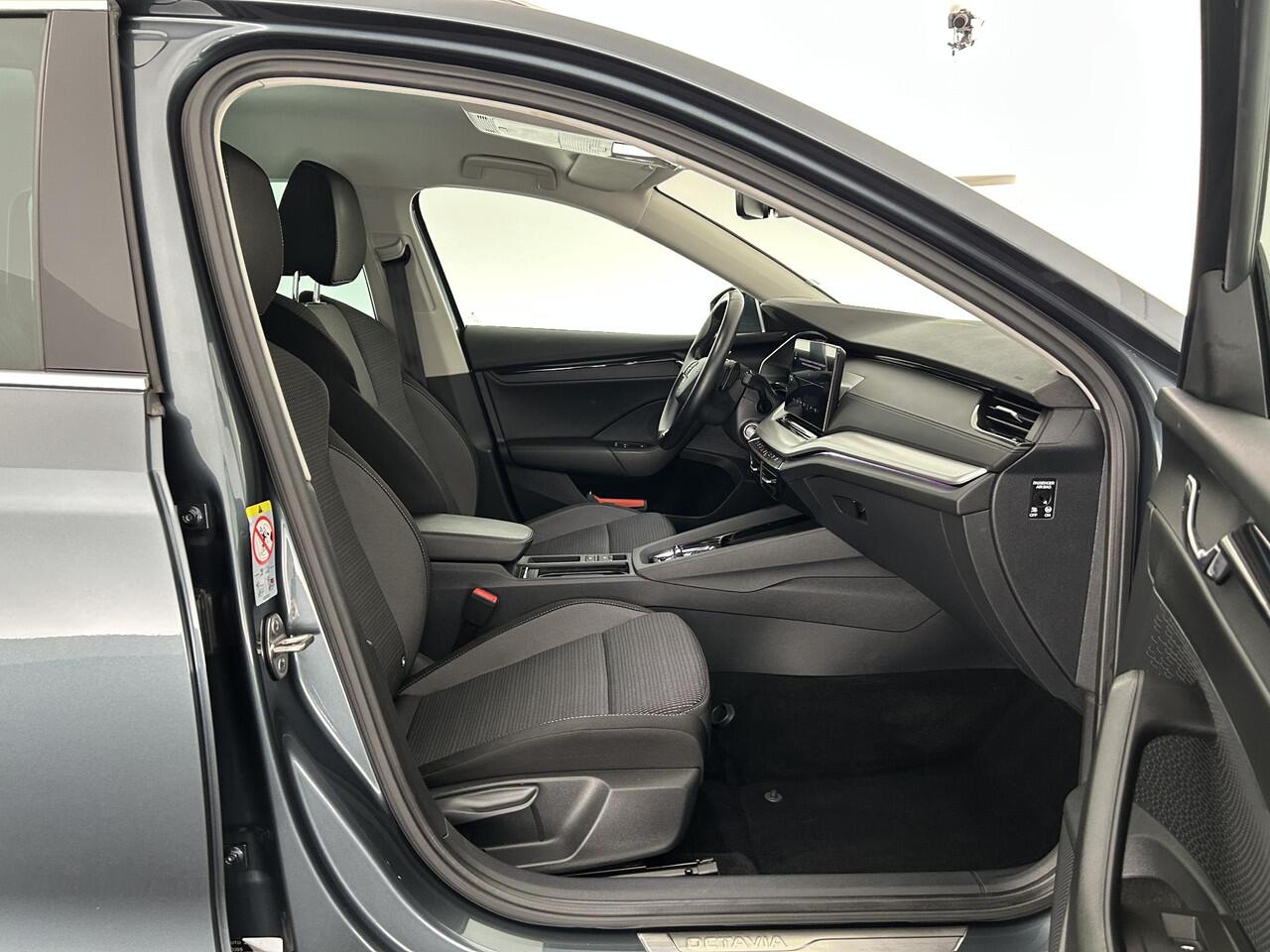 Skoda OCTAVIA Combi 1.4 TSI 204pk iV PHEV Business Edition Camera Stoelverwarming Virtual Cockpit Navigatie