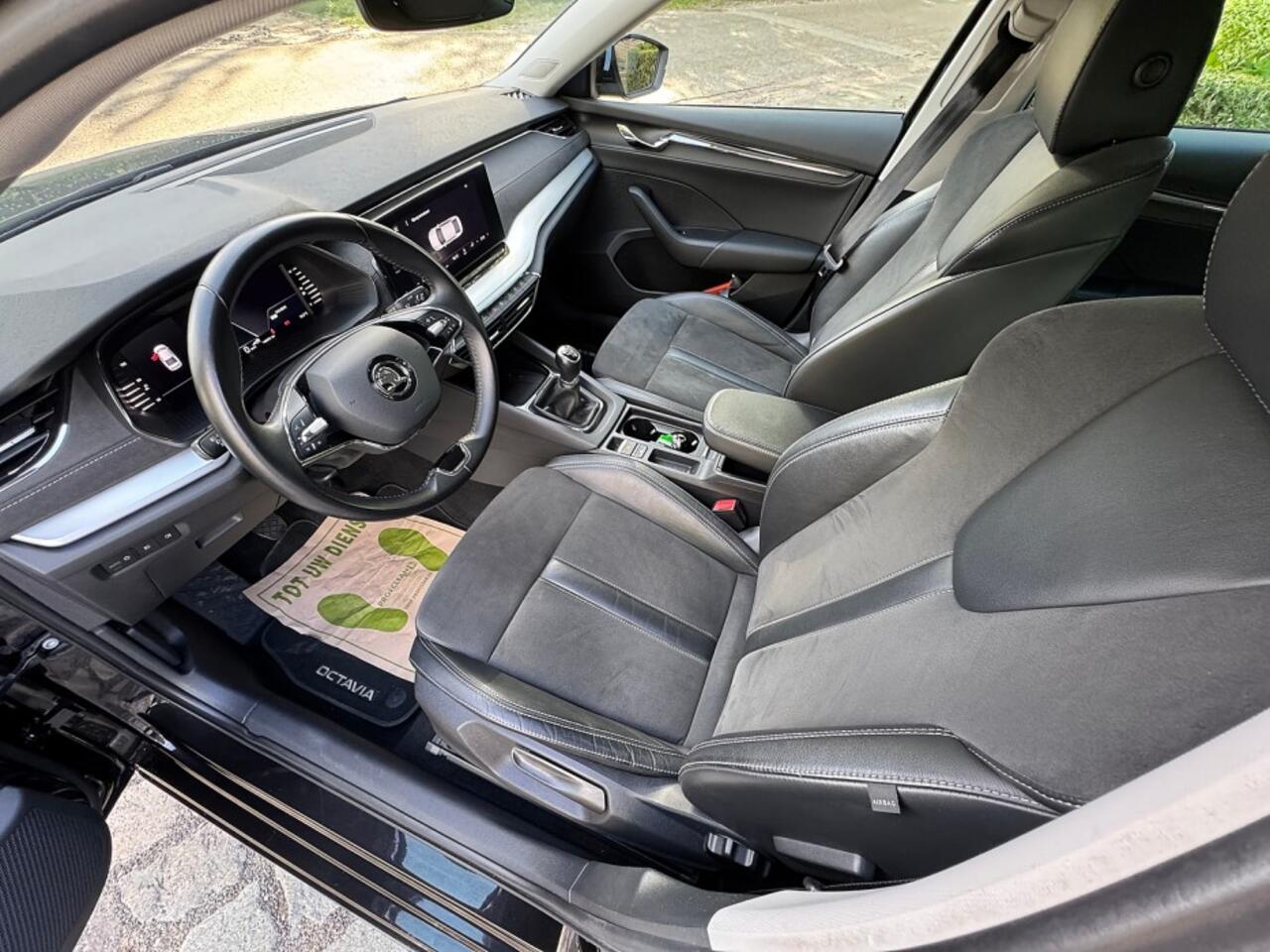 Skoda OCTAVIA 1.0 TSI Bns Edition Plus ecc,1/2leer,digidash,lmv,navi,pdc,chroom