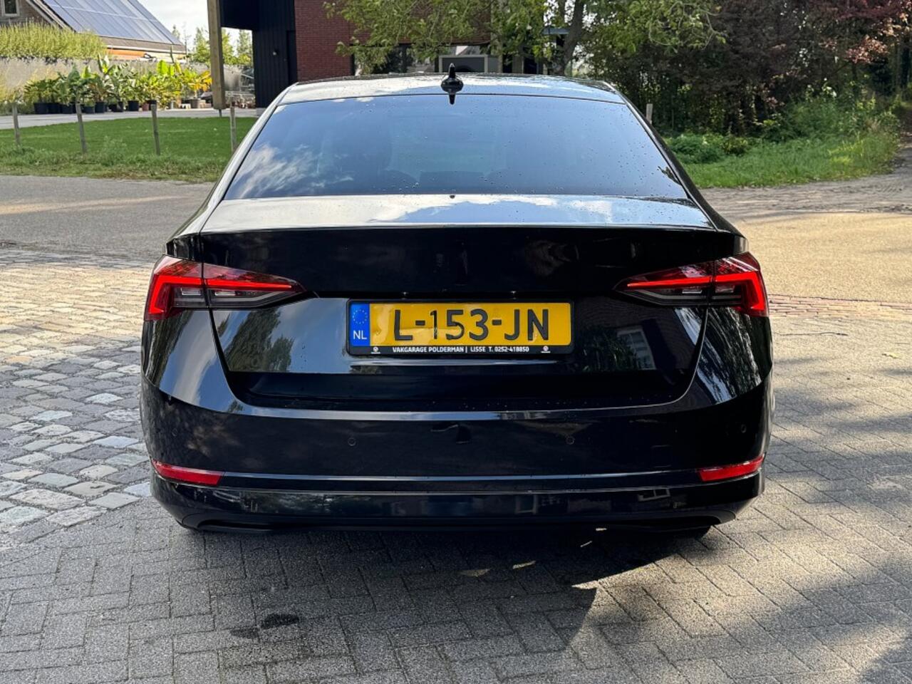 Skoda OCTAVIA 1.0 TSI Bns Edition Plus ecc,1/2leer,digidash,lmv,navi,pdc,chroom