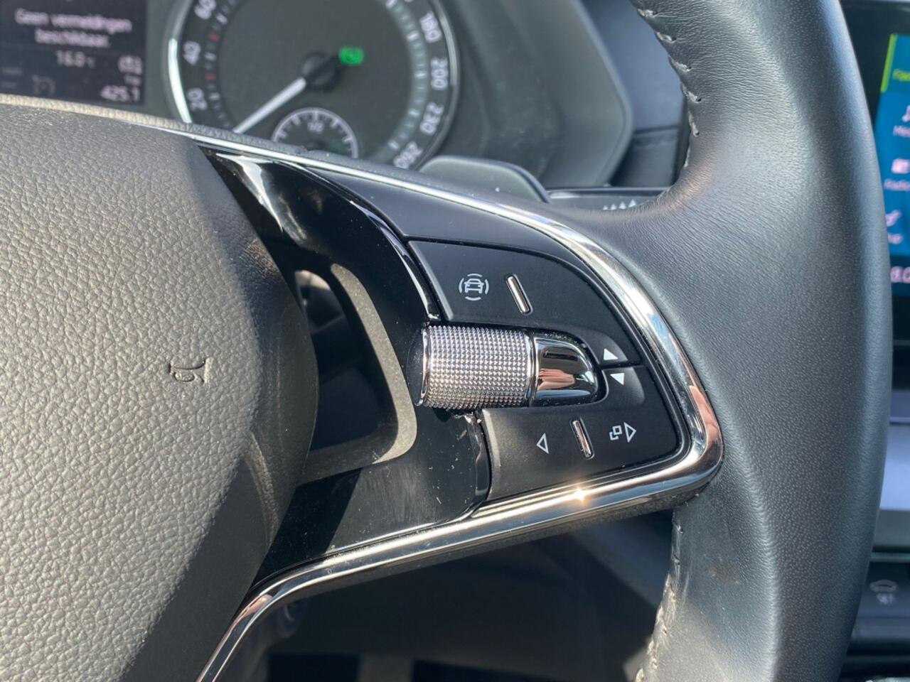 Skoda OCTAVIA Combi 1.5 e-TSI 150pk DSG Business Edition | Camera | 18"Lmv