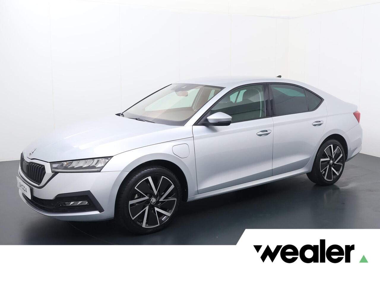 Skoda OCTAVIA 1.4 TSI iV PHEV Business Edition | 204 PK | SoH 94 % | Adaptive Cruisecontrol | Achteruitrij camera | Stoelverwarming