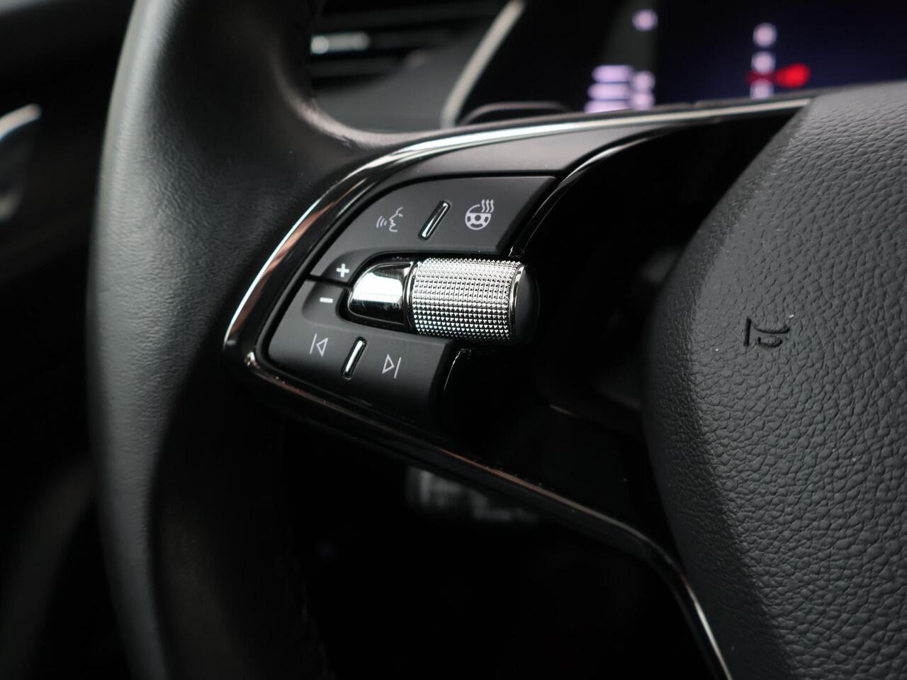 Skoda OCTAVIA 1.4 TSI iV PHEV Business Edition | 204 PK | SoH 94 % | Adaptive Cruisecontrol | Achteruitrij camera | Stoelverwarming