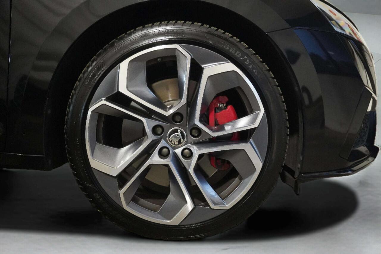 Skoda OCTAVIA Combi 2.0 TSI RS 245 Business | DSG| Pano | Trekhaak