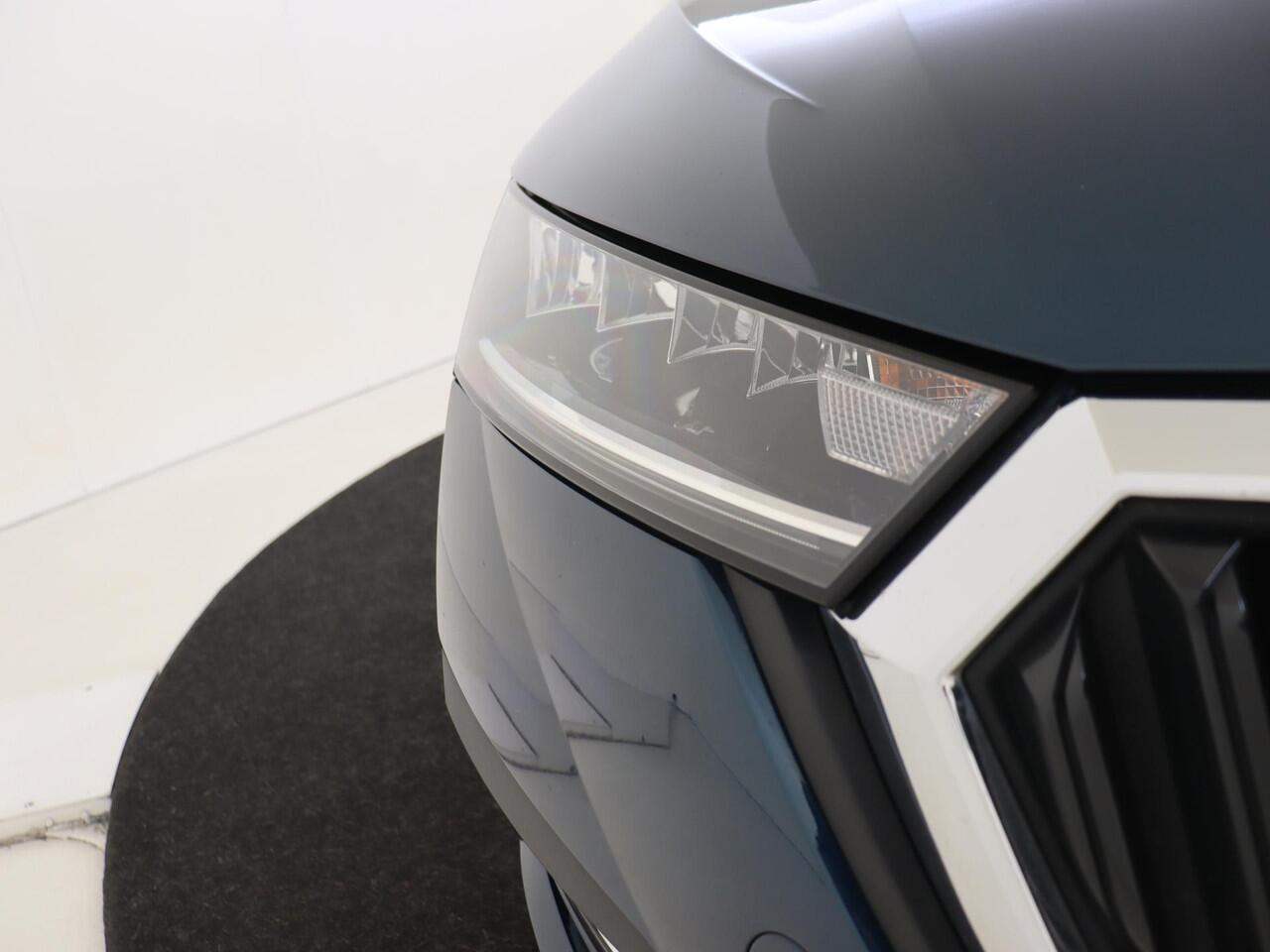 Skoda OCTAVIA Combi 1.0 e-TSI Business Edition | Trekhaak | Head-up display | Keyless | Achteruitrijcamera | Navigatie | Stoelverwarming | Dodehoek detectie | Cruise control |