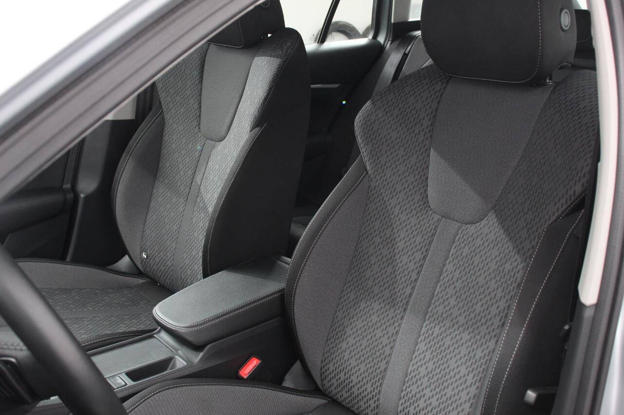 Skoda OCTAVIA Combi 1.0 e-TSI 110pk MHEV DSG Style | Navigatie | Apple Carplay/Android Auto | Parkeersensor achter | Camera | Adaptive Cruise Control | Stoelverwarming | Ledverlichting | Climate Control