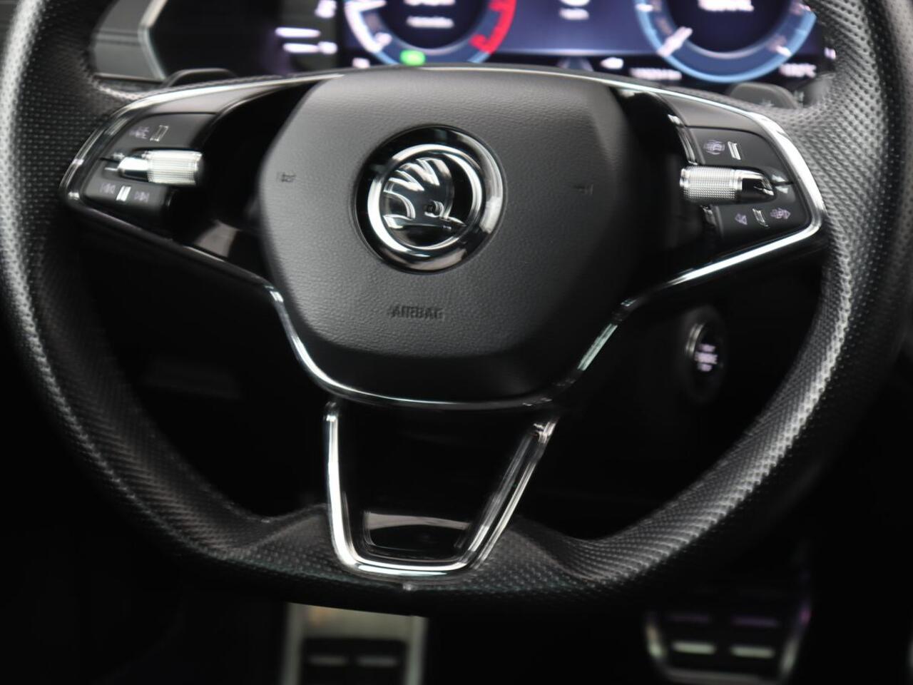 Skoda OCTAVIA 1.0 e-TSI Sport | Carplay | Sfeerverlichting | Sportstoelen | Navigatie | Parkeerhulp | Climate control | Cruise control