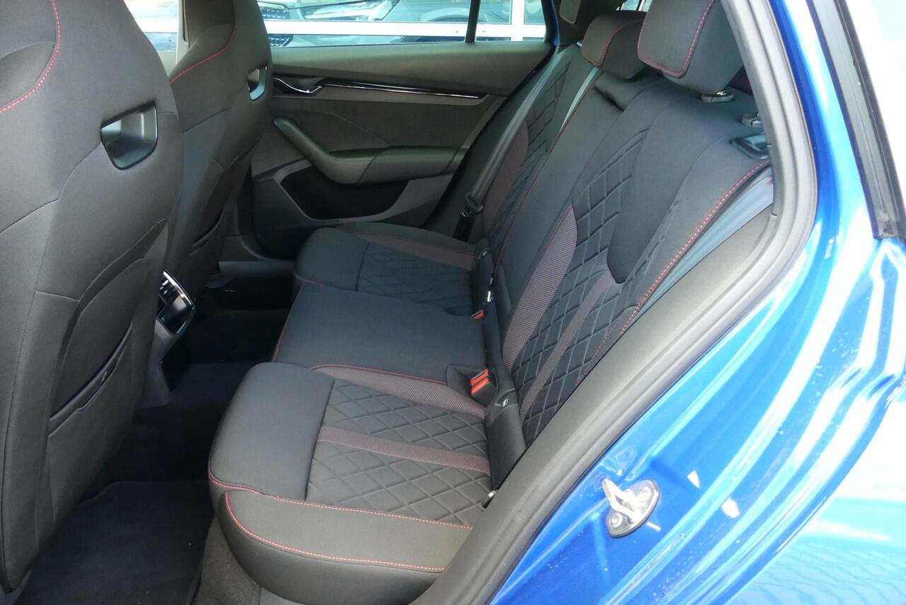 Skoda OCTAVIA Combi 1.4 TSI iV PHEV RS HUD, STANDKACHEL, STOELVERWARMING, ADAPT. CRUISE, CLIMA, NAVI, 57.109KM