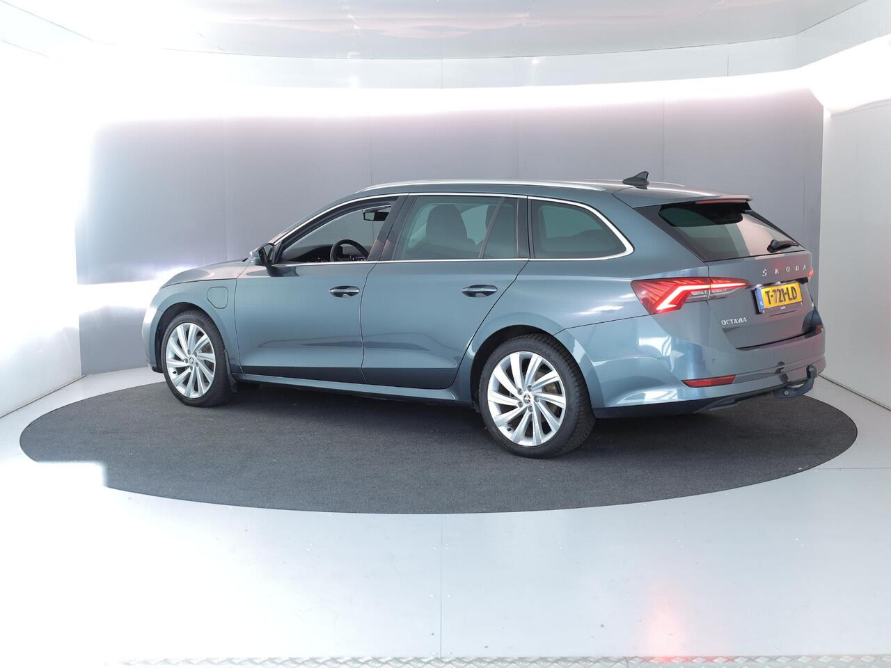Skoda OCTAVIA Combi 1.4 TSI iV PHEV Business Edition Plus 204pk| Navi| trekhaak| 18'LM-velgen |verwarmde stln+voorruit| SOH 94%