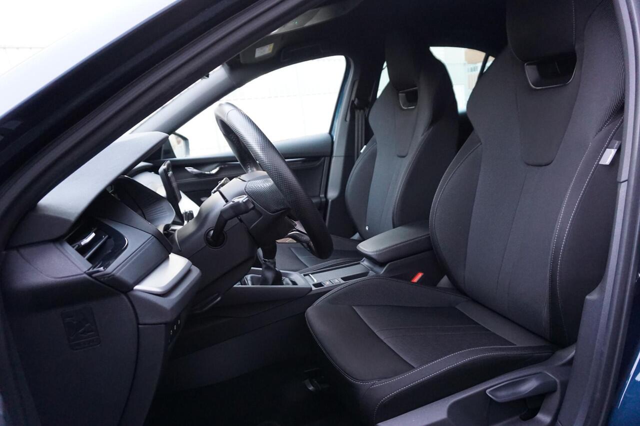 Skoda OCTAVIA 1.0 TSI Sport Business/Trekhaak/17Inch.LMV/ Digitaal Dashboard.