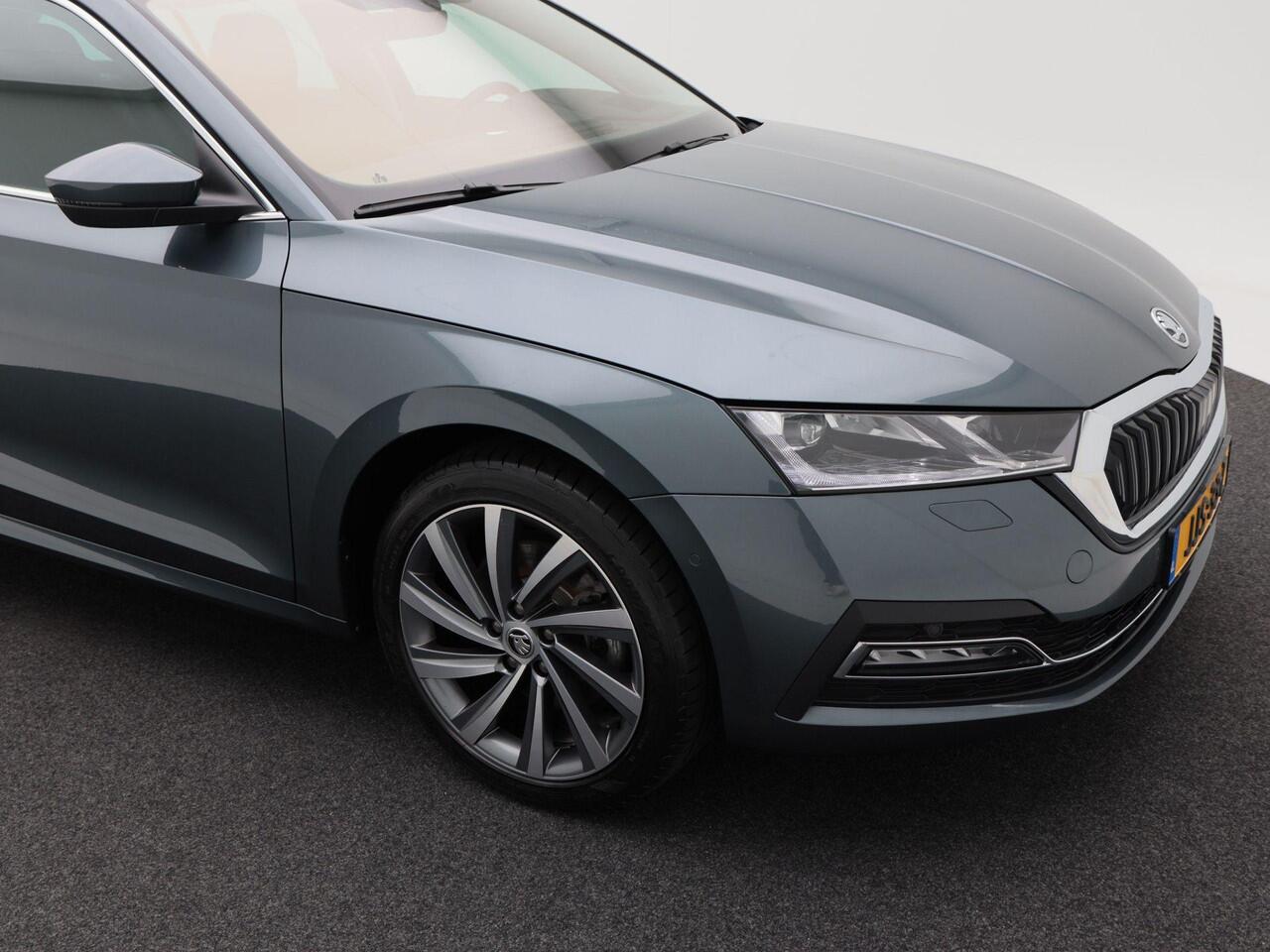 Skoda OCTAVIA Combi 1.4 TSi iV 204 Pk Automaat PHEV Business Edition+ | LED Matrix | Head-Up | Navi | Camera | Climate 3-Zone | Stoelverwarming | 18 Inch | 61.592 Km!!