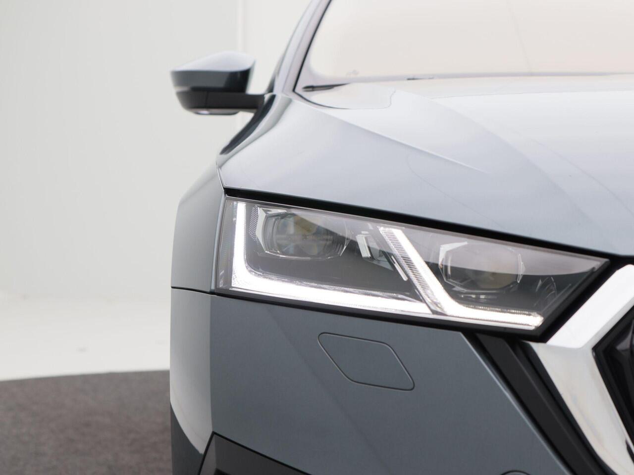 Skoda OCTAVIA Combi 1.4 TSi iV 204 Pk Automaat PHEV Business Edition+ | LED Matrix | Head-Up | Navi | Camera | Climate 3-Zone | Stoelverwarming | 18 Inch | 61.592 Km!!