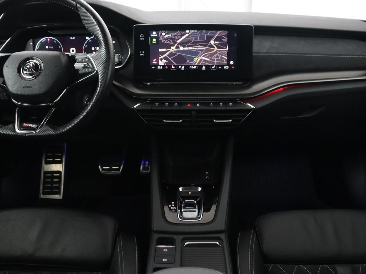 Skoda OCTAVIA 1.4 TSI RS iV PHEV Business | Panoramadak | Head-Up | Leder/Alcantara | Stoelverwarming | Memory | Camera | Carplay | Matrix LED | Achterbankverwarming | Adaptive cruise | Plug In