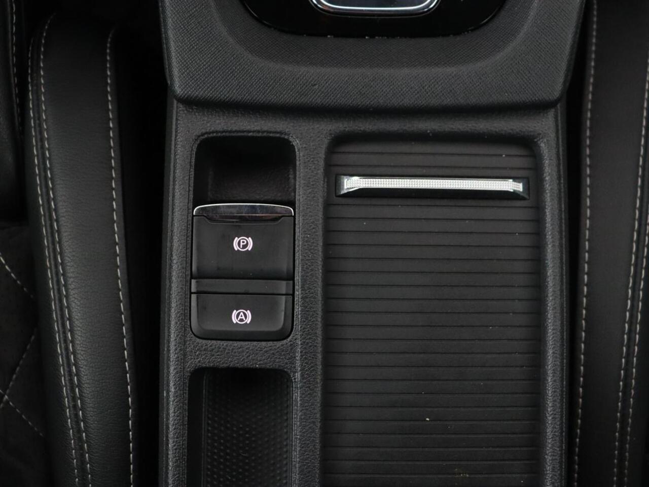 Skoda OCTAVIA 1.4 TSI RS iV PHEV Business | Panoramadak | Head-Up | Leder/Alcantara | Stoelverwarming | Memory | Camera | Carplay | Matrix LED | Achterbankverwarming | Adaptive cruise | Plug In