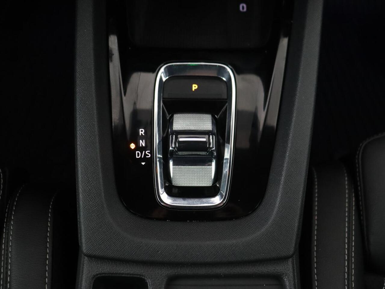 Skoda OCTAVIA 1.4 TSI RS iV PHEV Business | Panoramadak | Head-Up | Leder/Alcantara | Stoelverwarming | Memory | Camera | Carplay | Matrix LED | Achterbankverwarming | Adaptive cruise | Plug In