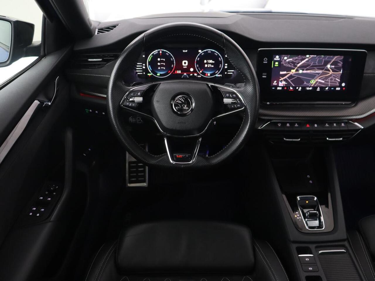 Skoda OCTAVIA 1.4 TSI RS iV PHEV Business | Panoramadak | Head-Up | Leder/Alcantara | Stoelverwarming | Memory | Camera | Carplay | Matrix LED | Achterbankverwarming | Adaptive cruise | Plug In