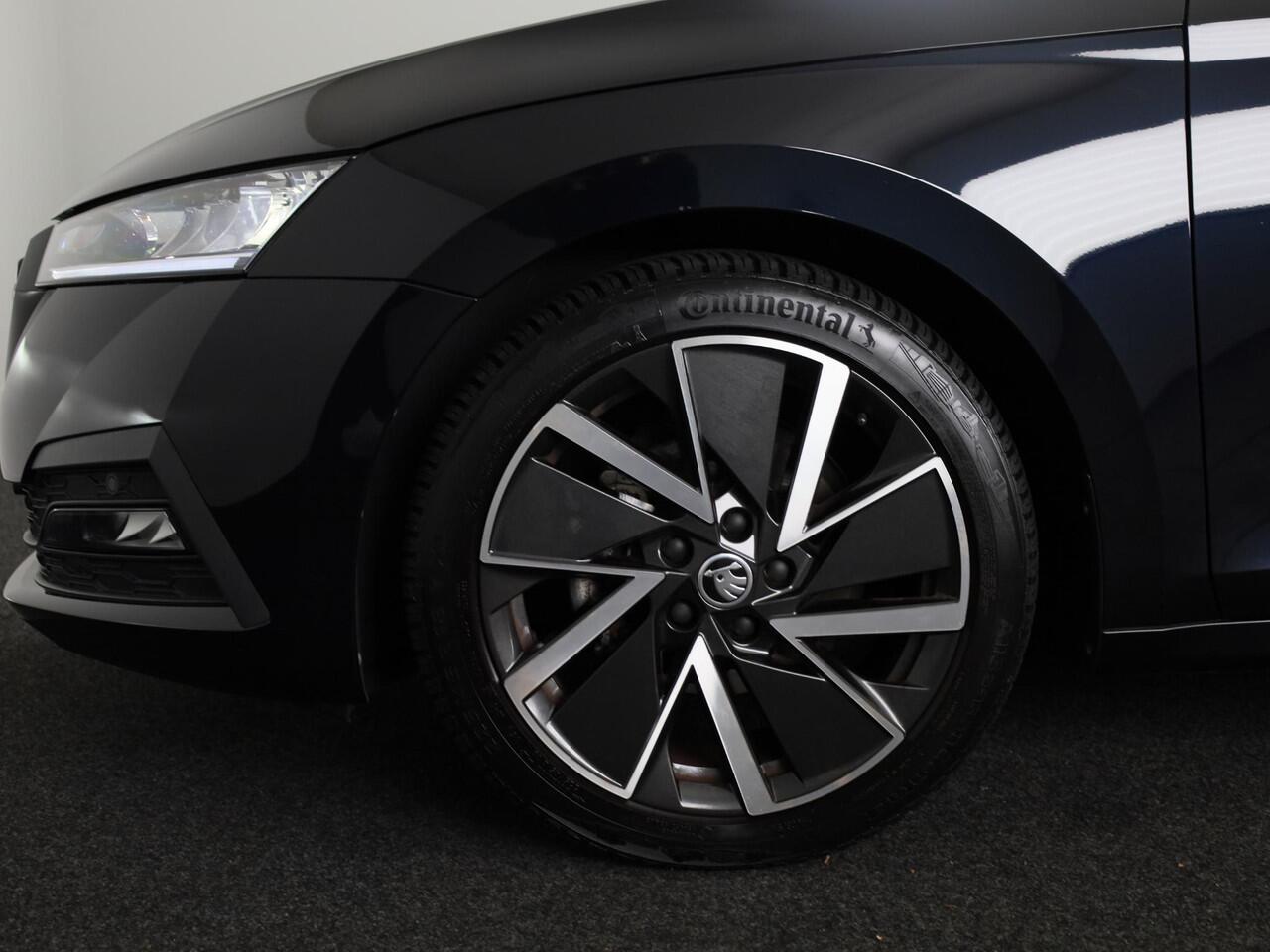 Skoda OCTAVIA 1.0 TSI Sport Business 110 pk | Navigatie | Parkeersensoren | Adaptieve cruise control | LED koplampen | Apple Carplay/Android Auto |