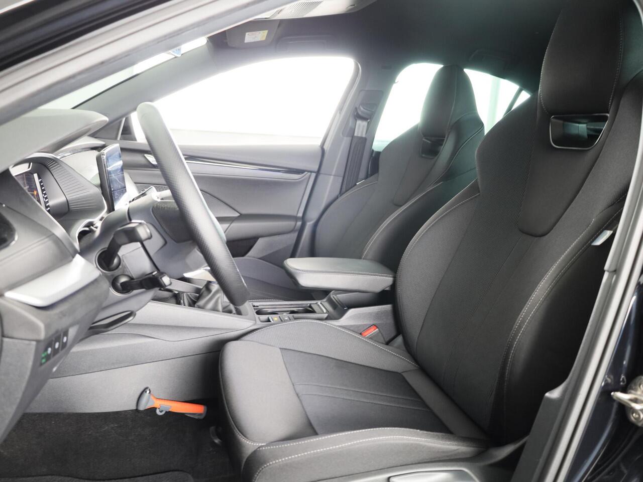 Skoda OCTAVIA 1.0 TSI Sport Business 110 pk | Navigatie | Parkeersensoren | Adaptieve cruise control | LED koplampen | Apple Carplay/Android Auto |